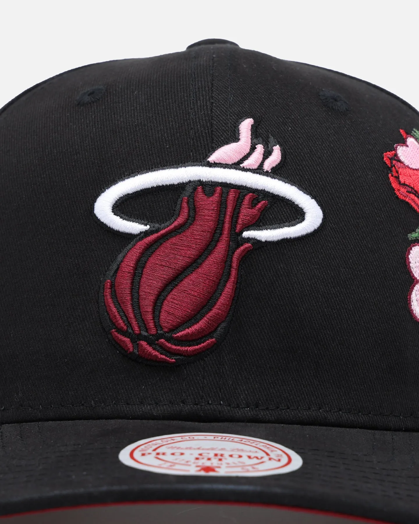 Mitchell & Ness Miami Heat 'Love & Devotion' Pro Crown Snapback Black