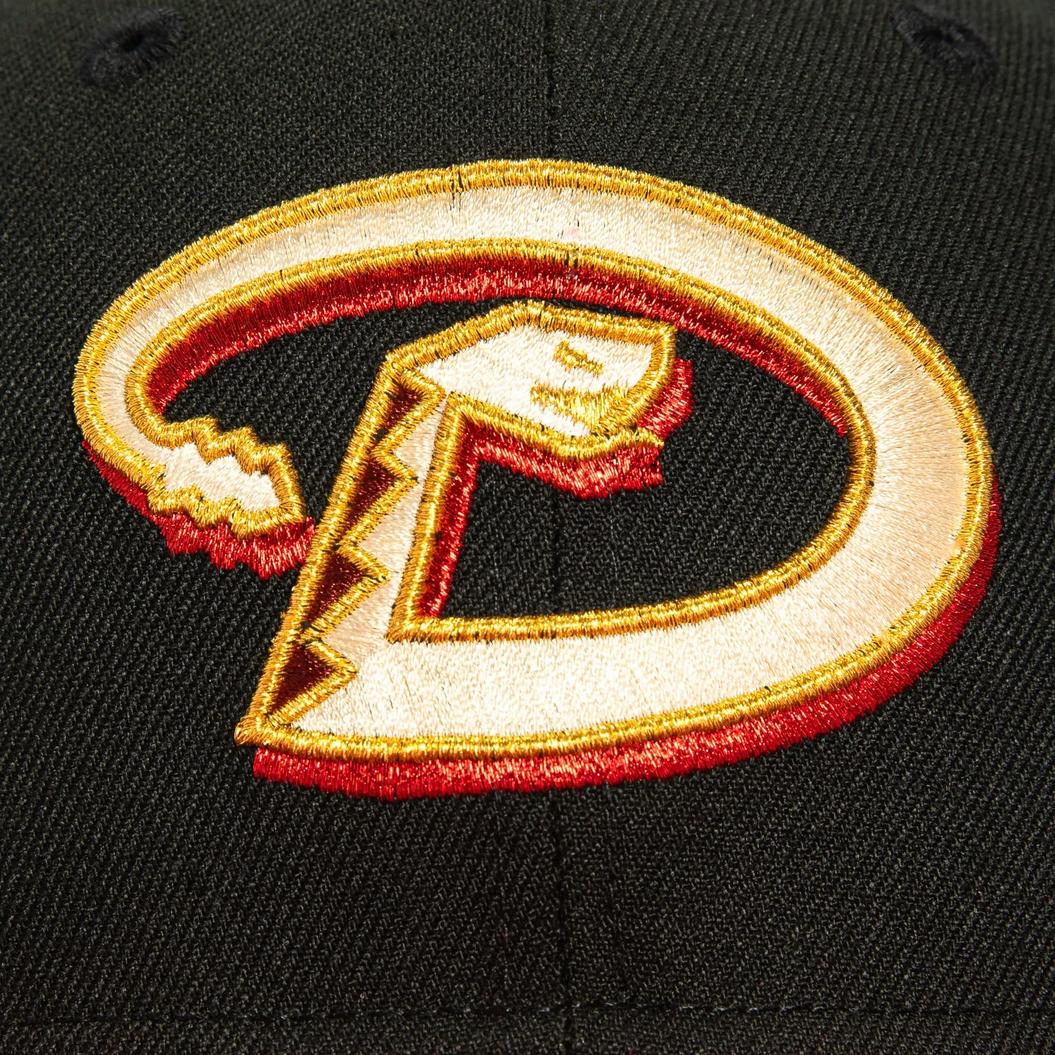 New Era 59Fifty Arizona Diamondbacks 2001 World Series Patch D Hat - Black. Red