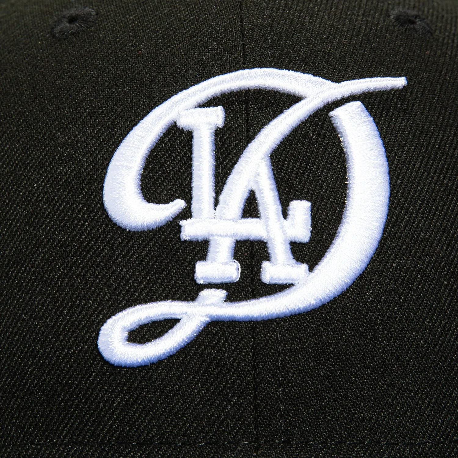 New Era 59Fifty Los Angeles Dodgers 2024 World Series Champions Patch City Hat - Black. Royal