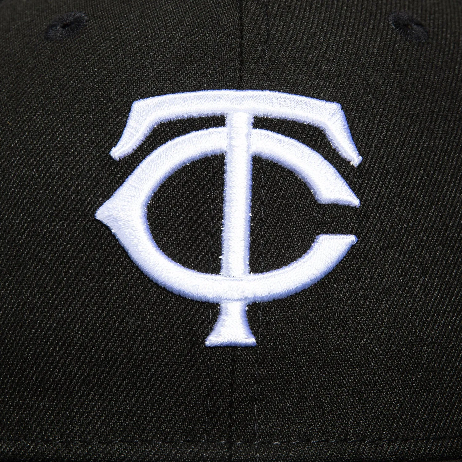 New Era 59Fifty Minnesota Twins 2010 Inaugural Season Patch Hat - Black. White