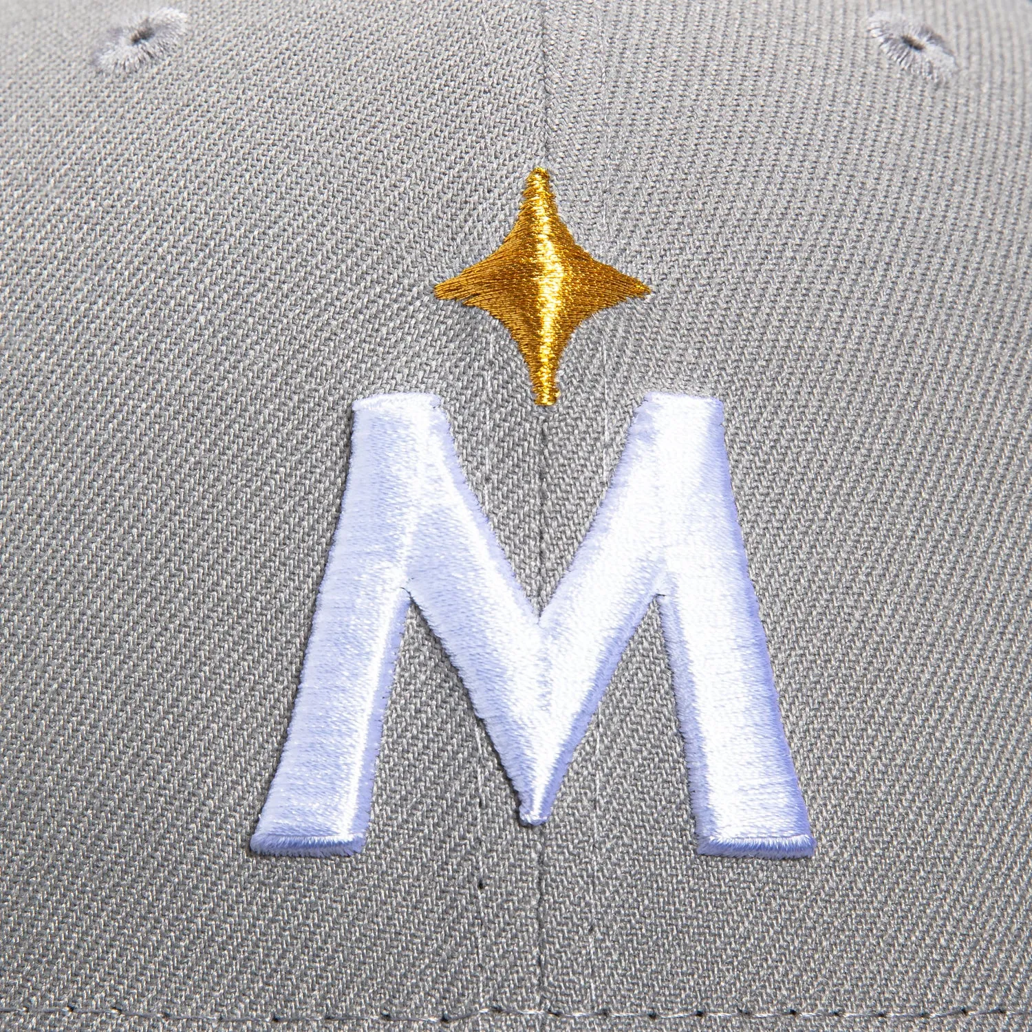 New Era 59Fifty Minnesota Twins Logo Patch Alternate Road Hat - Grey. Navy