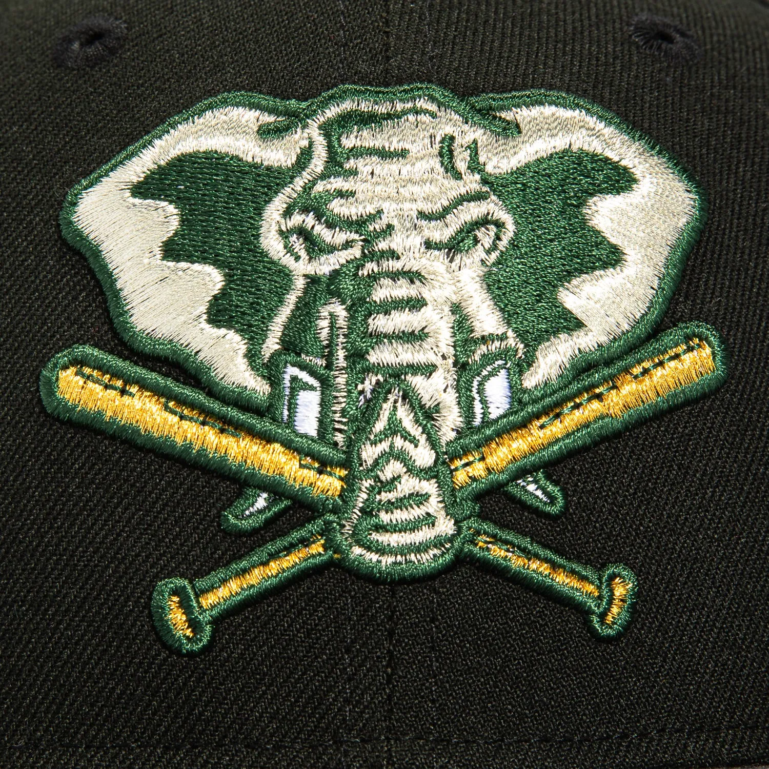 New Era 59Fifty Oakland Athletics Oakland Flag Patch BP Hat - Black, Graphite