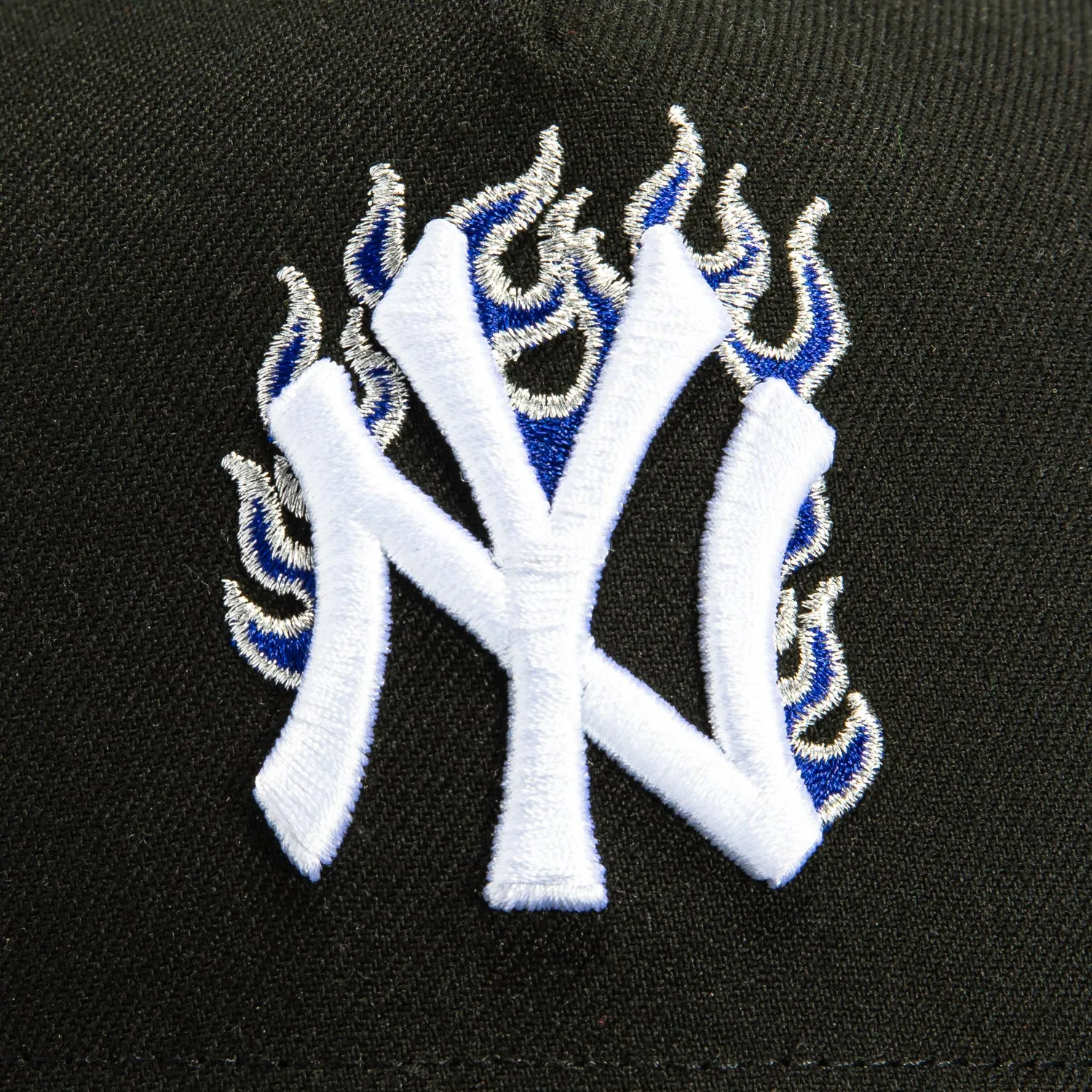New Era 9Forty A-Frame New York Yankees 1999 World Series Patch Flame Snapback Hat - Black